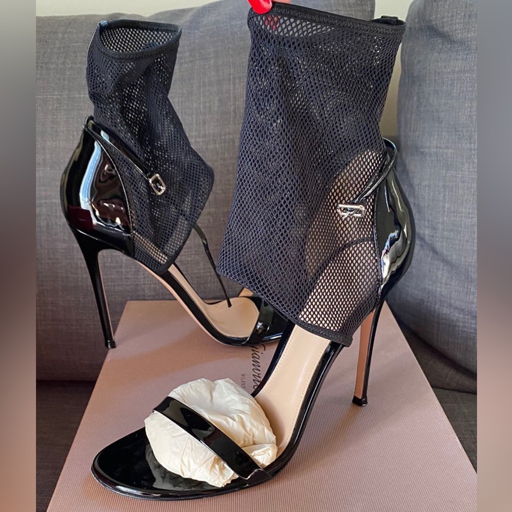 Gianvito Rossi mesh sandals / patent leather